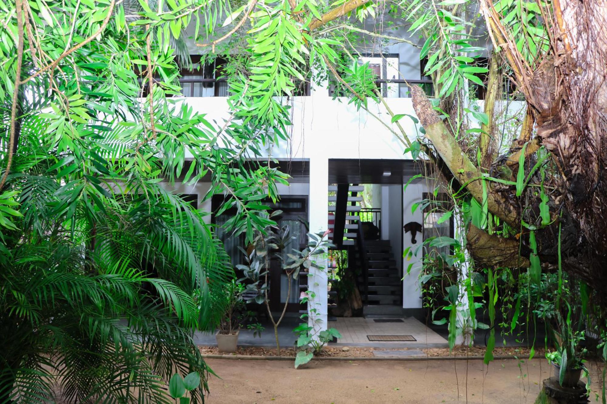 Villa A & A Hikkaduwa Exteriör bild